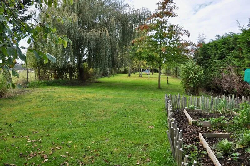 Historic Garden photos 2017 (source Zoopla)